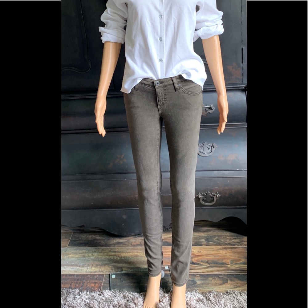 AG ***NEW WITH TAGS***LEGGING size 25 dark taupe